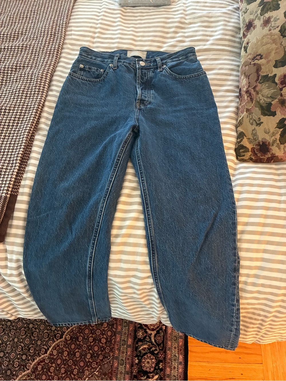 Everlane 90s Cheeky Jean